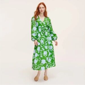 Elegant Green and White Floral Long Sleeve Dress